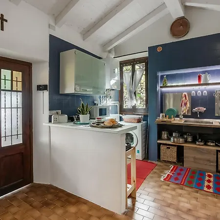 Apartment Il Nido Del Ciabattino In Old Town - Happy