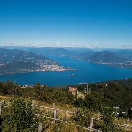 Apartment Il Nido Del Ciabattino In Old Town - Happy Gignese